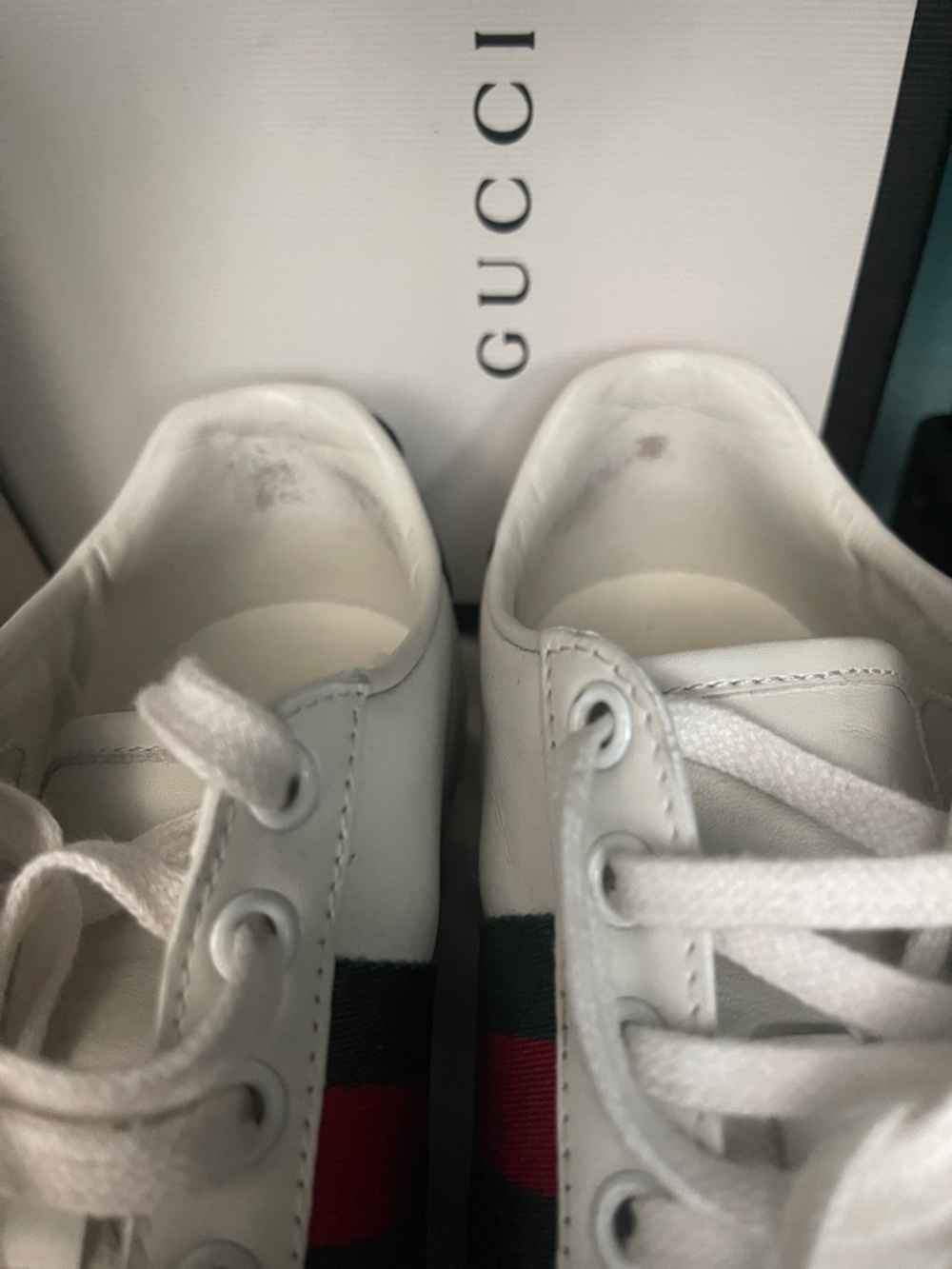 Gucci White Leather Floral Embroidered Low-Top Sneakers with Red & Green Web - Picture 7 of 7